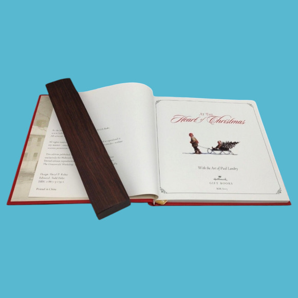 Two 2001 Hallmark Gift Books At The Heart of Christmas - The Art of Paul Landry - Picture 3 of 10